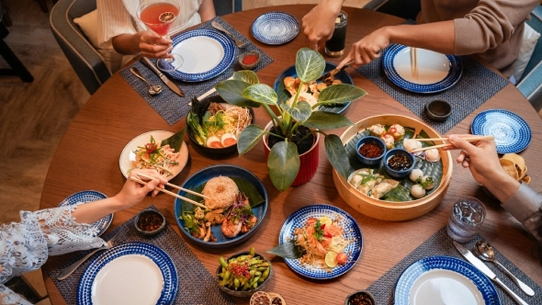 Blue Panda, Mercure Dubai Deira