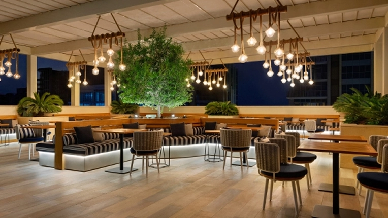 Esperia Bistro & Rooftop Lounge, Mercure Dubai Gold District